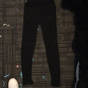 Leggings with rips on the legs